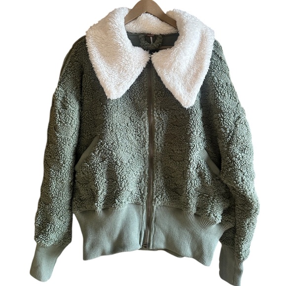 Free People Cozy Up Cardi Crystal Kelp Jacket Olive Color Faux Fur Size M - Picture 4 of 10
